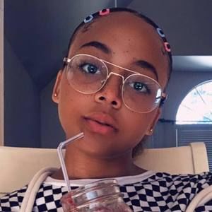 Meet your Posher, Kaylin